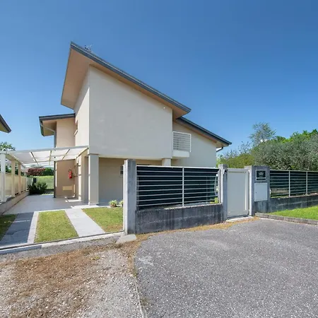 Villa Le Golfette Al Golf 2 *